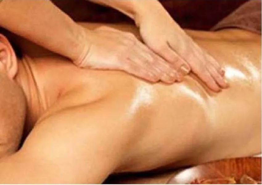 देवरिया: खिलाड़ी से मालिश कराने वाला कोच निलंबित, वीडियो वायरल होने पर खेल निदेशक ने की कार्रवाई