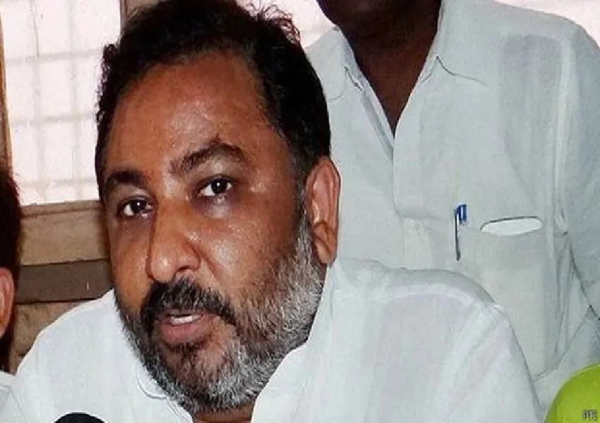 मंत्री दयाशंकर सिंह ने अखिलेश पर साधा निशाना, कहा- हम सैफई महोत्सव नहीं बल्कि इंवेस्टर्स समिट करते हैं 