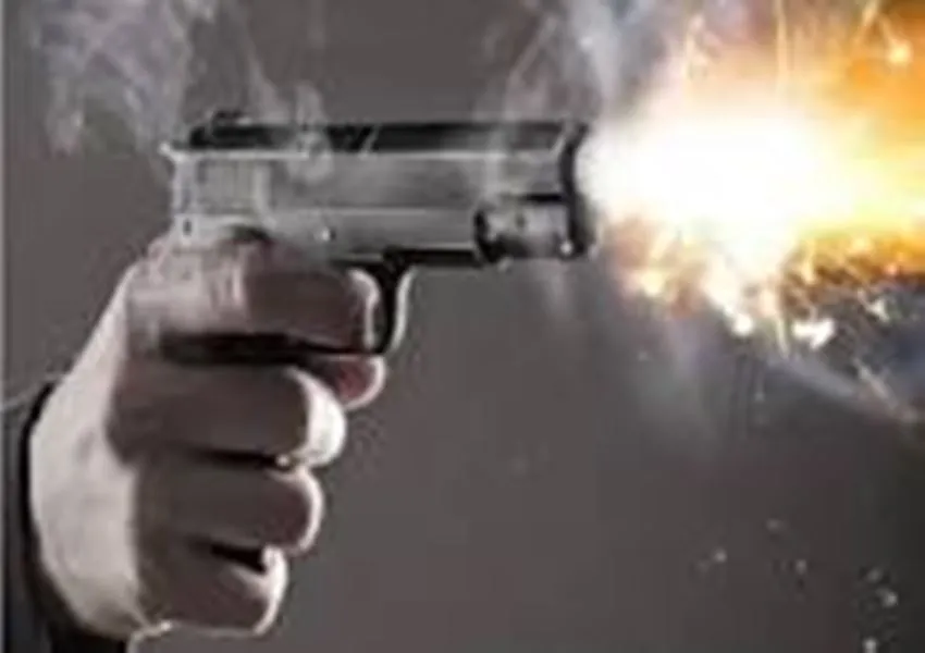 हरदोई: गोलियों की तड़तड़ाहट से सहम गया अनंगपुर, पुलिस ने डाला डेरा