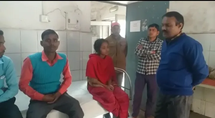 पीलीभीत: माइक्रोनी खाने से महिला सहित पांच की हालत बिगड़ी, दो लोग जिला अस्पताल रेफर