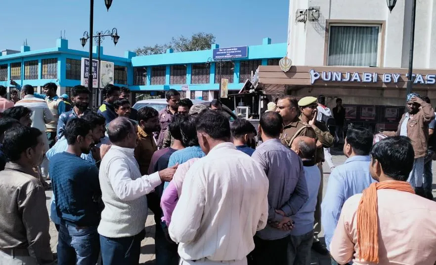 बरेली: जंक्शन पर बेकाबू ऑटो चालक, सिटी मजिस्ट्रेट ने लगाई फटकार