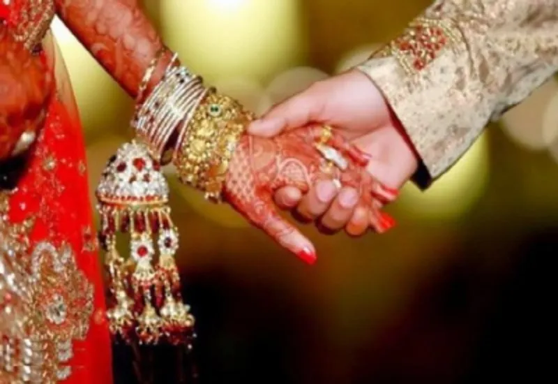 संभल : दुल्हन बदली तो बैठी पंचायत, पर नहीं निकला हल...क्षेत्र में चर्चा का विषय