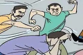 हल्द्वानी: समाजसेविका के बेटे को पीटा, पत्थर मारकर सिंह फोड़ा