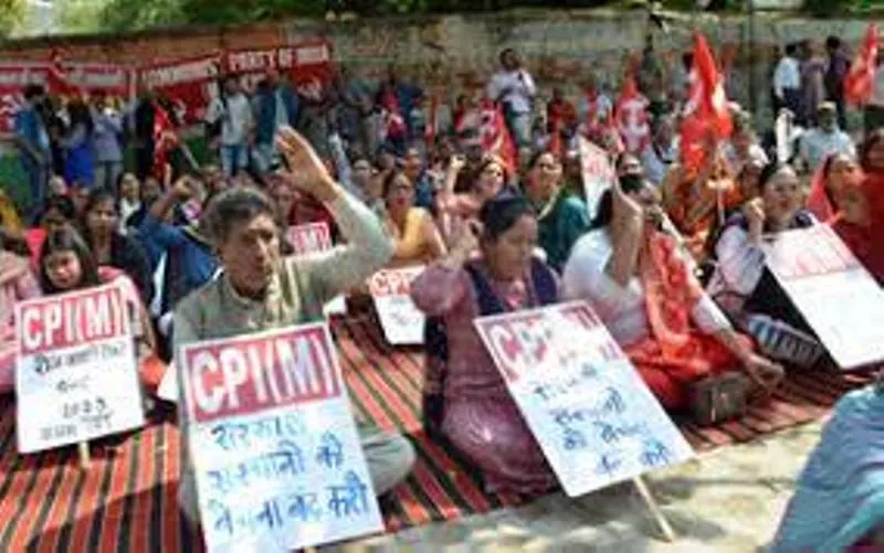 तमिलनाडु इरोड उपचुनाव : 74.79 फीसदी मतदान, 77 उम्मीदवारों की किस्मत EVM में बंद 