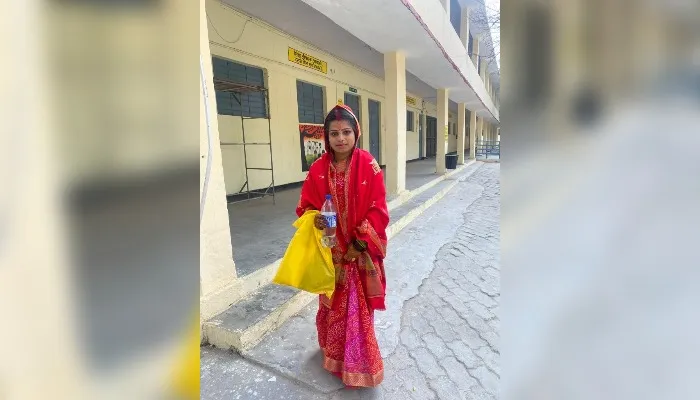 Etawah News : विवाह मंडप से सीधे परीक्षा केंद्र पहुंची दुल्हन, पहले दी परीक्षा उसके बाद हुई विदाई