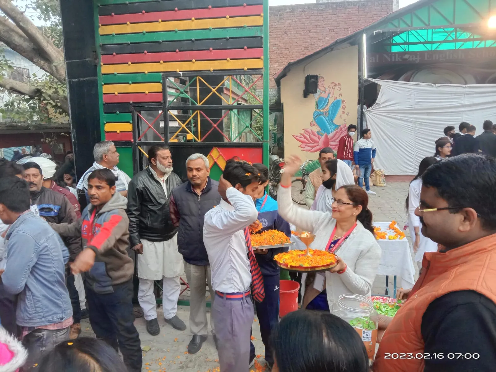 यूपी बोर्ड परीक्षा 2023 की हुई शुरूआत, लखनऊ में सभी परीक्षा केन्द्रों पर हुआ परीक्षार्थियों का स्वागत