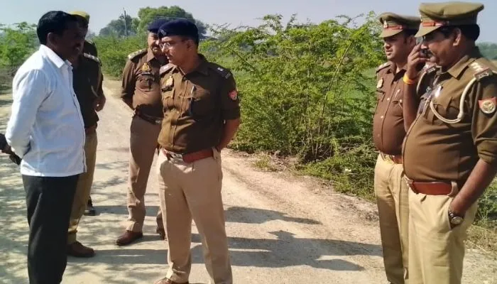 Fatehpur Murder : बेटे ने साथी के साथ मिलकर पिता की धारधार हथियार से की हत्या, पुलिस ने आरोपी को हिरासत में लिया