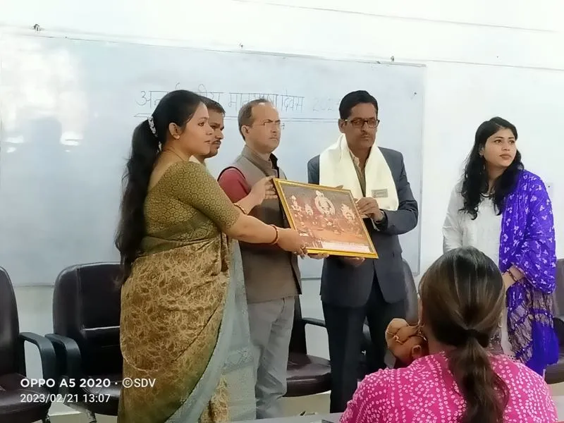 संवाद का सर्वश्रेष्ठ माध्यम मातृभाषाः डॉ. राम बहादुर मिश्र