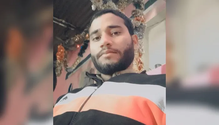 Banda Suicide : किसान ने फांसी लगाकर दी जान, बैंक से लिया था ढाई लाख रुपये कर्ज, परिजनों में मची चीखपुकार