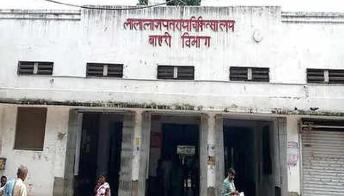 Kanpur: मौसम में बदलाव होते ही खांसी का हमला, गले में दर्द के संग जलन के मरीज पहुंच हैलट और उर्सला अस्पताल  