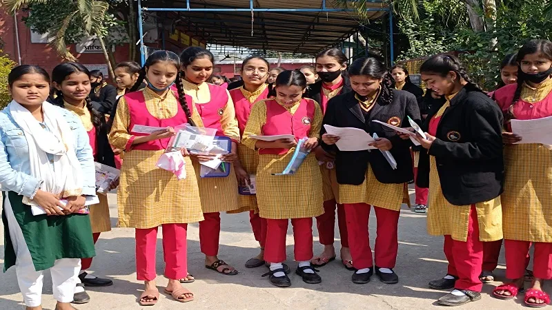 बोर्ड परीक्षा : डर तो हुआ दूर, लेकिन प्रश्नपत्र पूरा न कर पाने का मलाल