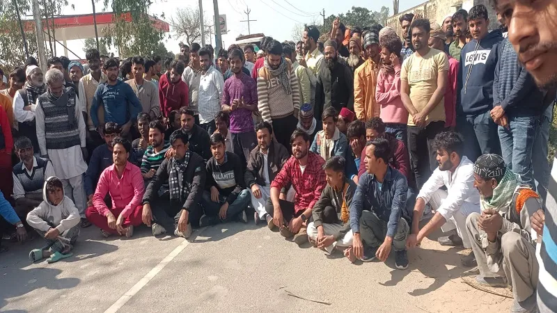 रामपुर : खंभे पर तार जोड़ने चढ़े संविदा कर्मी की करंट लगने से मौत