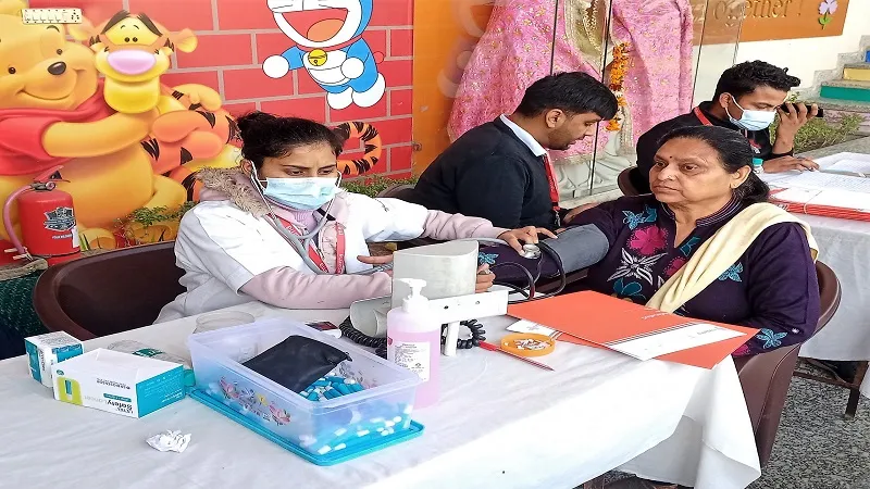 मुरादाबाद : आरोग्य मेले में पहुंचे 2062 मरीज, 36 बुखार से पीड़ित