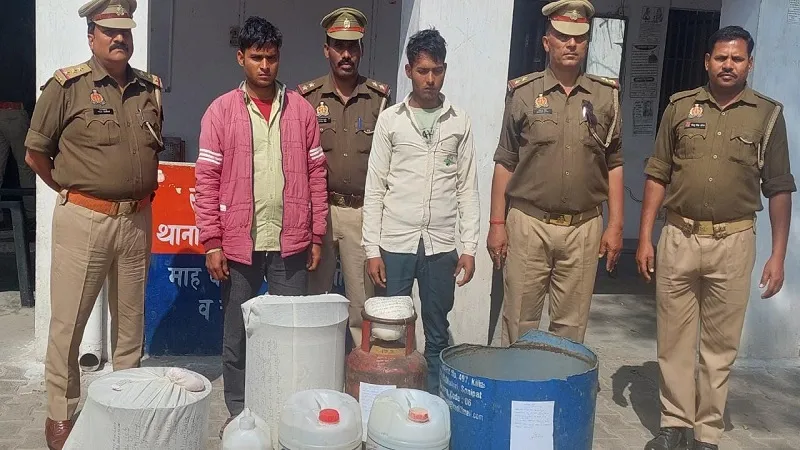 संभल: अवैध शराब फैक्ट्री का भंडाफोड़ दो सगे भाई गिरफ्तार 