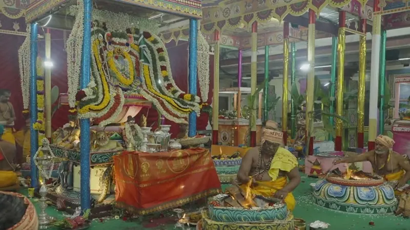 एक साल बाद खुला Singapore का दो सौ साल पुराना मंदिर, 20 हजार लोग हुए शामिल