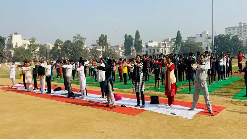 मुरादाबाद: हर उम्र के लिए फायदेमंद है योग, सोनकपुर स्टेडियम में आयोजित किया गया कार्यक्रम