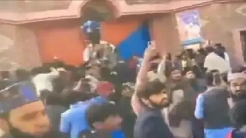 Pakistan: ईशनिंदा के आरोपी की हत्या के आरोप में 50 गिरफ्तार, भीड़ ने लाठी-डंडों से पीटकर दिया था घटना को अंजाम