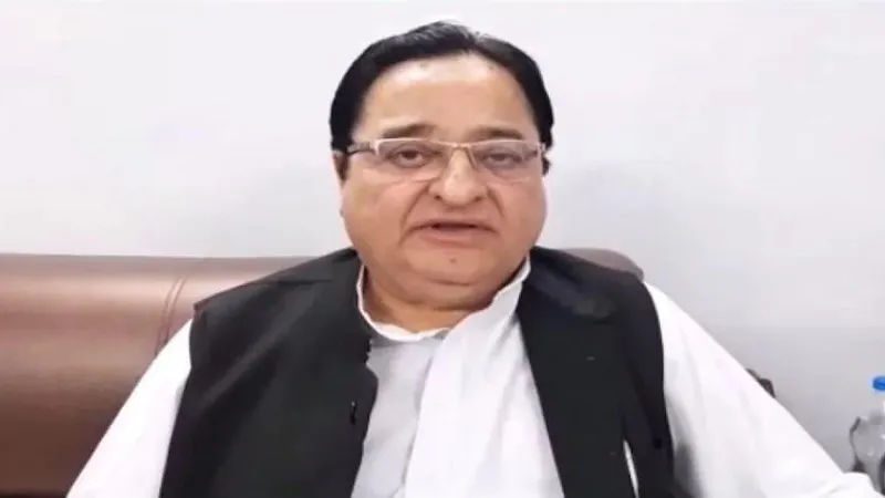 मुरादाबाद: हादसे में बाल-बाल बचे सांसद डॉ. एसटी हसन, उनकी पत्नी समेत तीन घायल