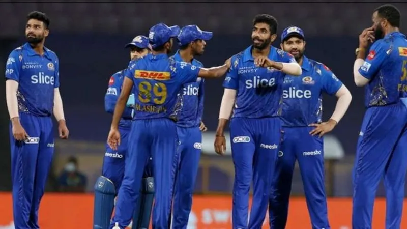 IPL 2023 : मुंबई इंडियंस का ये खिलाड़ी नहीं खेल पाएगा पूरे मैच!
