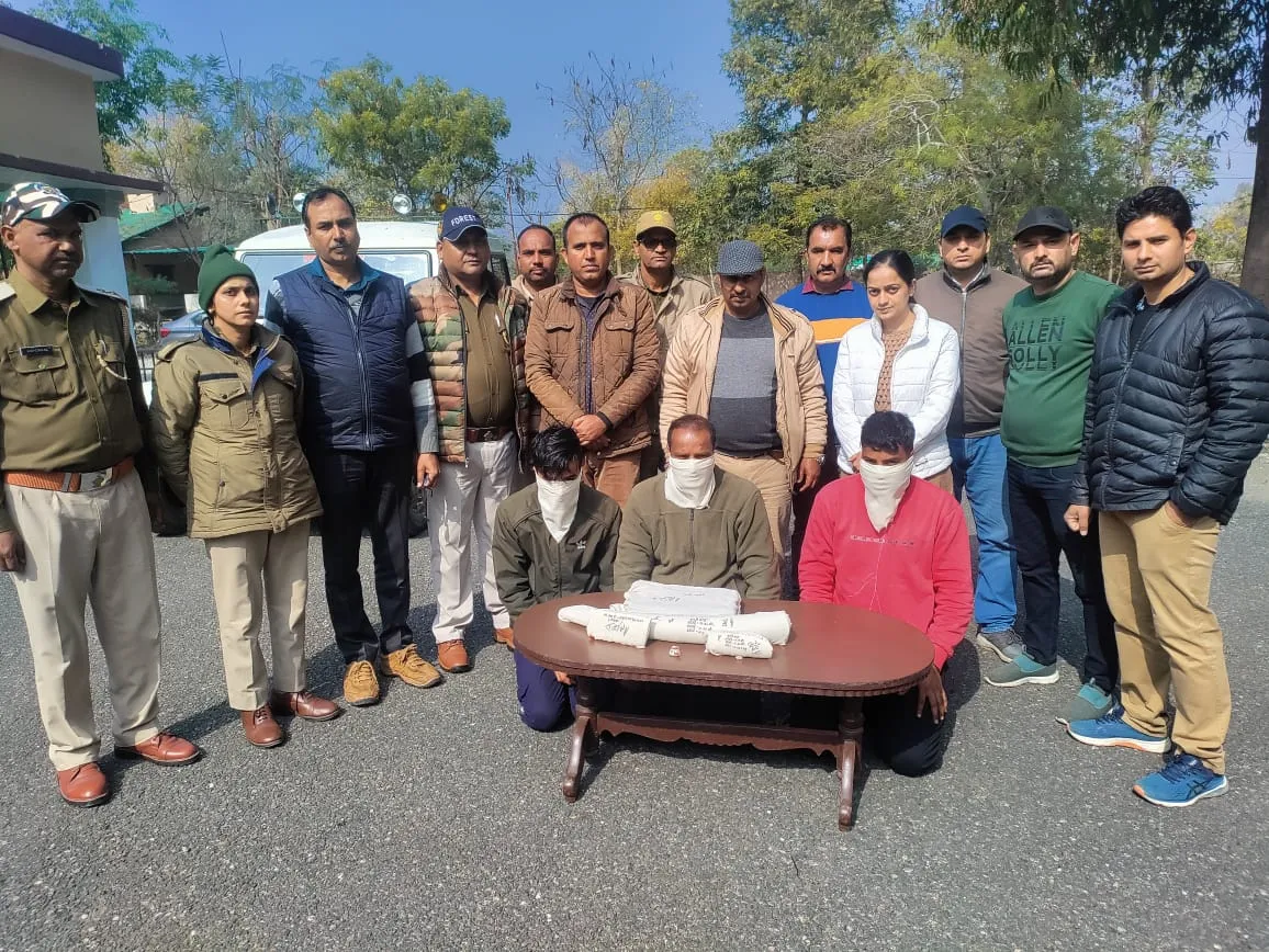 रामनगर: दो हांथी दांत के साथ तीन आरोपी गिरफ्तार 