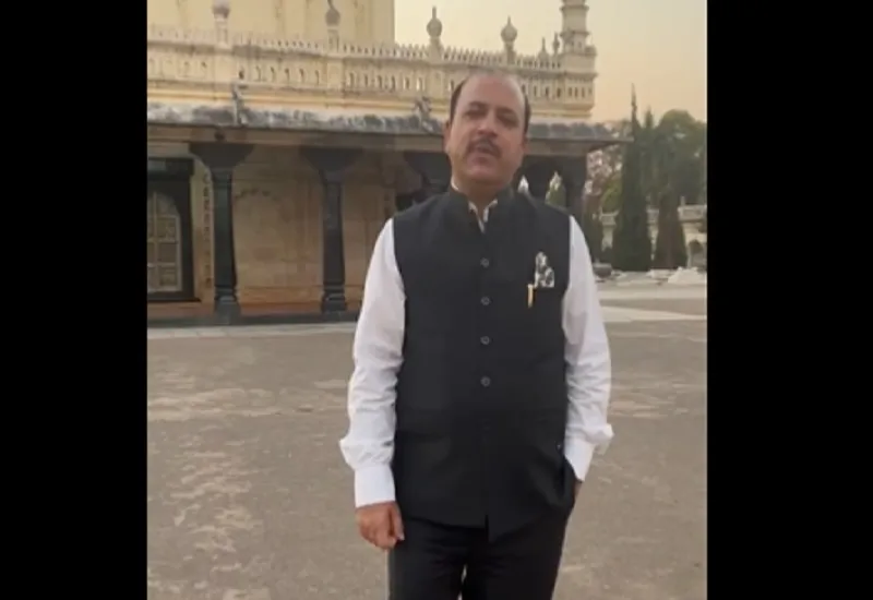 UP : मैं हूं टीपू सुल्तान का फॉलोवर, गोडसे हैं देश के पहले आतंकी, VIDEO जारी कर BSP सांसद का BJP को चैलेंज