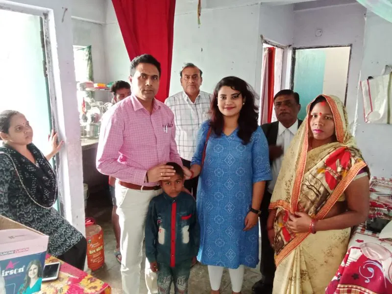 लखनऊ: बेघर इश्लोक को मिला उसका 'घर', डीएम के निर्देश पर कब्जामुक्त कराया उसका घर