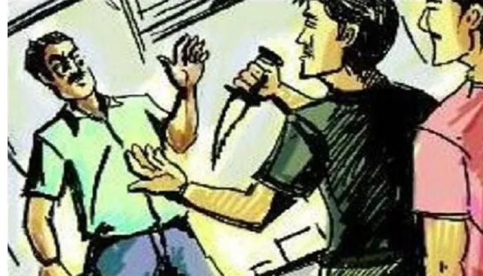 Kanpur में लुटेरों के हौसले बुलंद, परीक्षार्थी को चाकू दिखाकर लूटने के बाद चलती ऑटो से फेंका