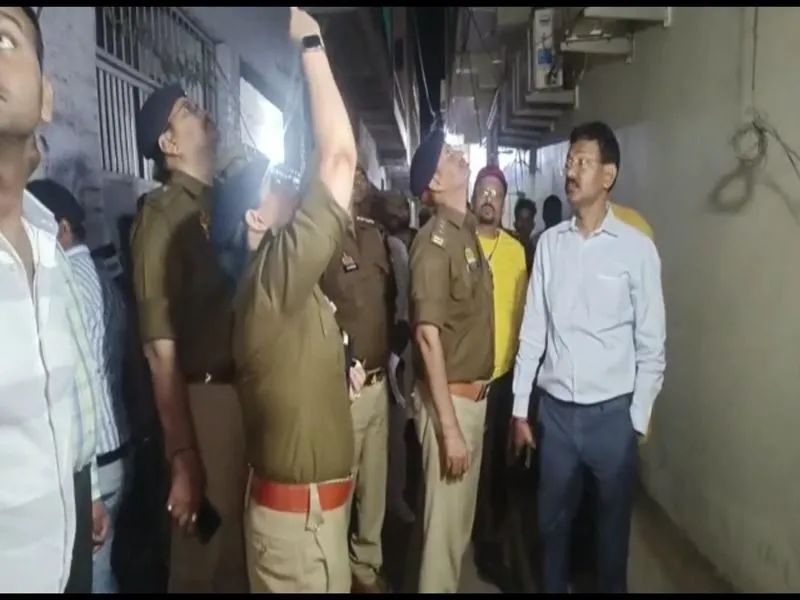 महोबा: चोरों ने अलमारी का ताला तोड़कर उड़ाए 98 लाख के जेवर और 75 लाख रुपए नगदी