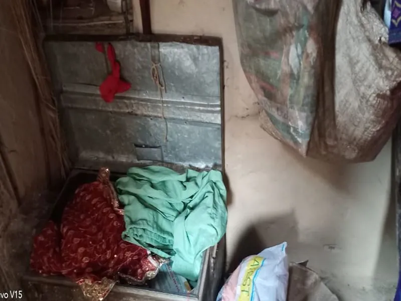  रायबरेली: छत के रास्ते घर में घुसे चोरों ने पार की नगदी व जेवरात 