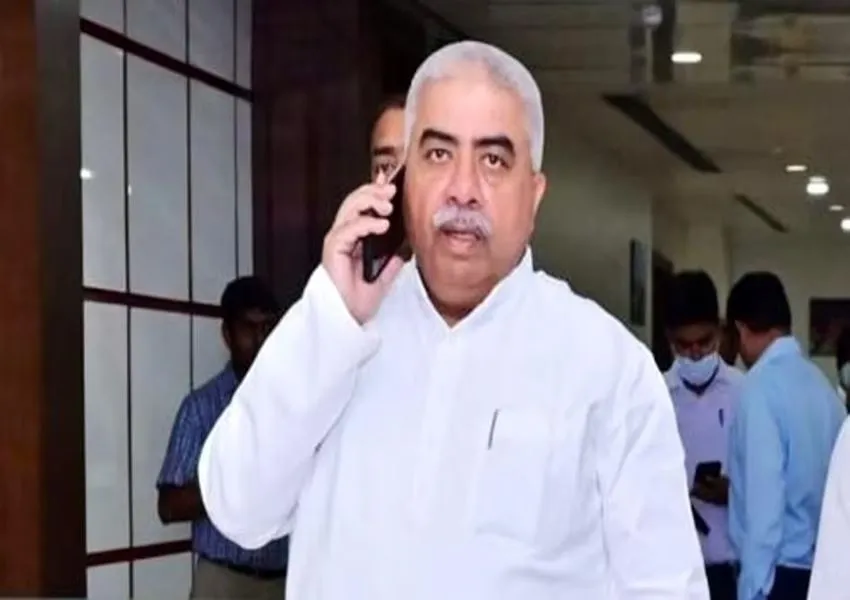 सपा ने राकेश सचान पर कसा तंज, कहा- ...ये योगी जी के लाडले मंत्री, जानें क्या पूरा मामला