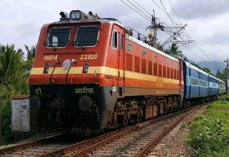  मुरादाबाद : रेलवे के दावे हवाई, ट्रेनों के संचालन में कोई सुधार नहीं, यात्रियों की परेशानी बढ़ी