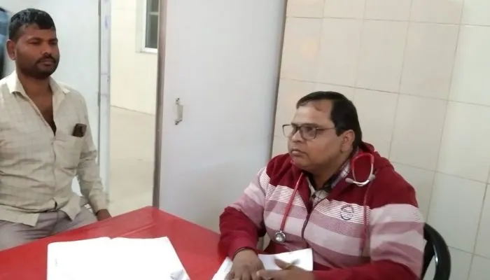 Unnao: कलेक्ट्रेट में युवक ने आग लगाकर आत्मदाह का किया प्रयास, भ्रष्टाचार की शिकायत पर सुनवाई न होने से था परेशान