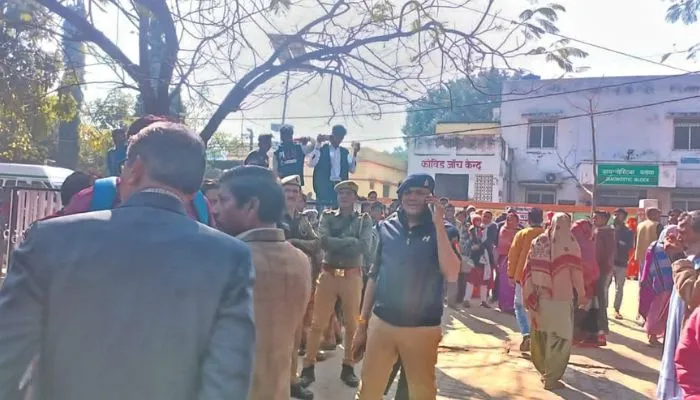 Accident In Unnao : तेज रफ्तार स्कूल बस ने छात्रा को रौंदा, मौत, घटना से आक्रोशित लोगों ने किया हंगामा