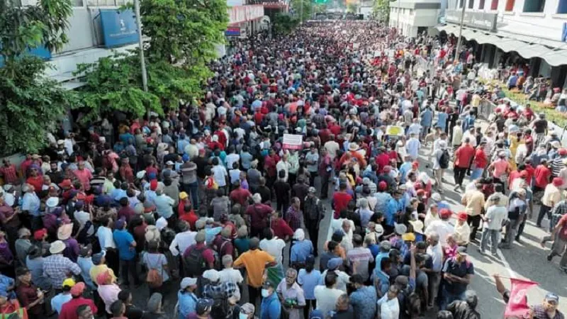 श्रीलंका में विरोध प्रदर्शन के दौरान पुलिस से झड़प, एक दर्जन से अधिक घायल 