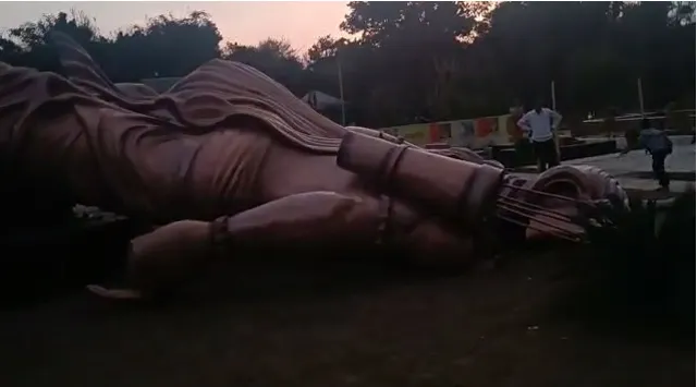 सुजानपुर गांव में आंधी के कारण गिरी भगवान श्रीराम की प्रतिमा 