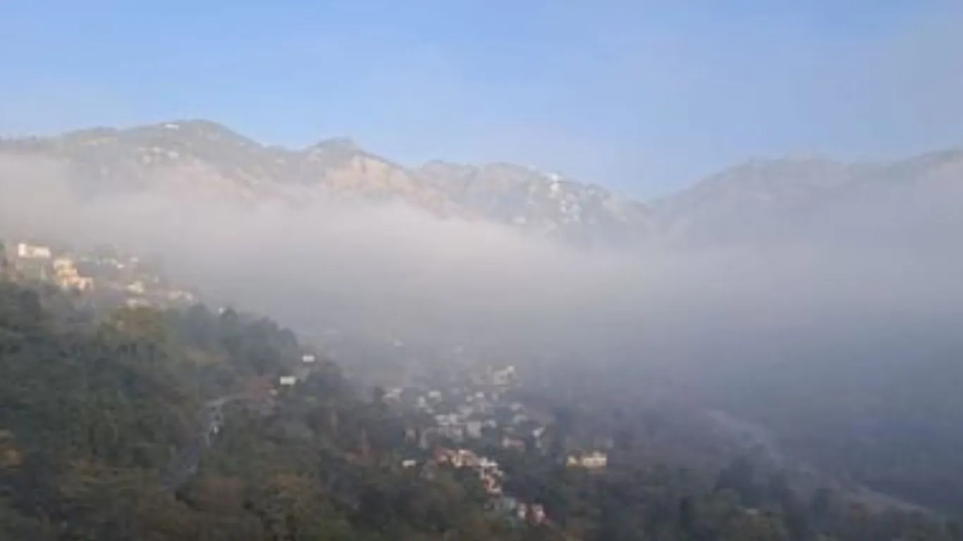 Uttarakhand Weather: अगले 24 घंटे में बारिश और बर्फबारी के आसार, येलो अलर्ट जारी 