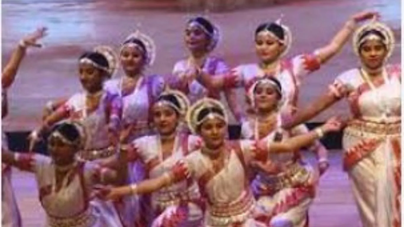 देहरादूनः एम्स में बीएससी नर्सिंग छात्राओं का लैंप ऑफ सेरेमनी आयोजित