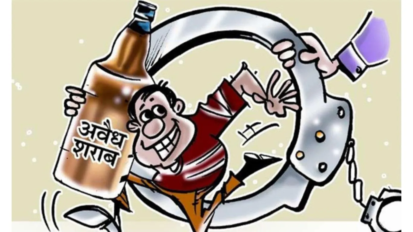 हल्द्वानीः 17 पेटी अंग्रेजी शराब के साथ तस्कर गिरफ्तार