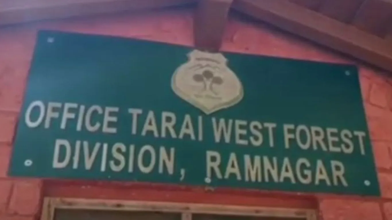 रामनगरः वन विभाग की चौकी से सीज डंपर हुआ रहस्यमय तरीके से गायब, हड़कंप                      