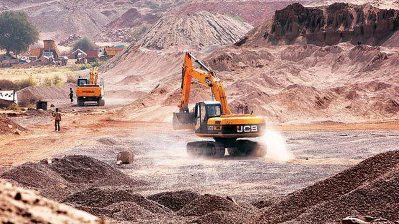 Uttarakhand News: गदरपुर में बेखौफ हो रहा अवैध खनन, पुलिस पर उठे सवाल