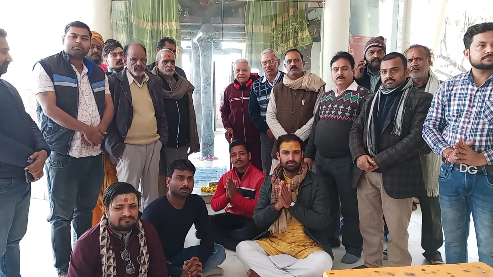 मथुरा: वृंदावन की कुंजगलियों को बचाने के लिए देवरिया बाबा के द्वार पहुंचे आंदोलनकारी