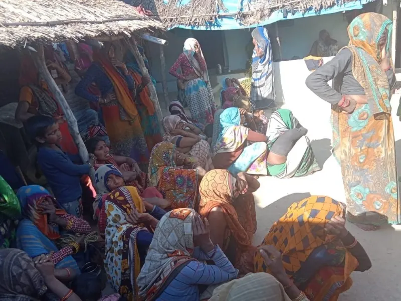 बांदा: कर्ज लेने के बाद आर्थिक तंगी से जूझ रहा किसान फांसी पर झूला