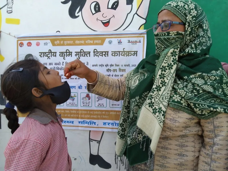 नेशनल डीवार्मिंग-डे: बच्चों ने हंस-हंस कर खाई खुराक