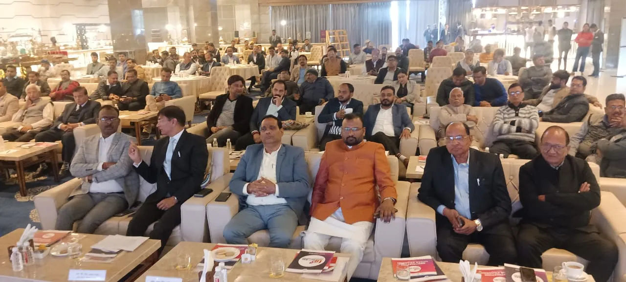 शाहजहांपुर में हुई जिला इंवेस्टर समिट, उद्यमियों में दिखा उत्साह