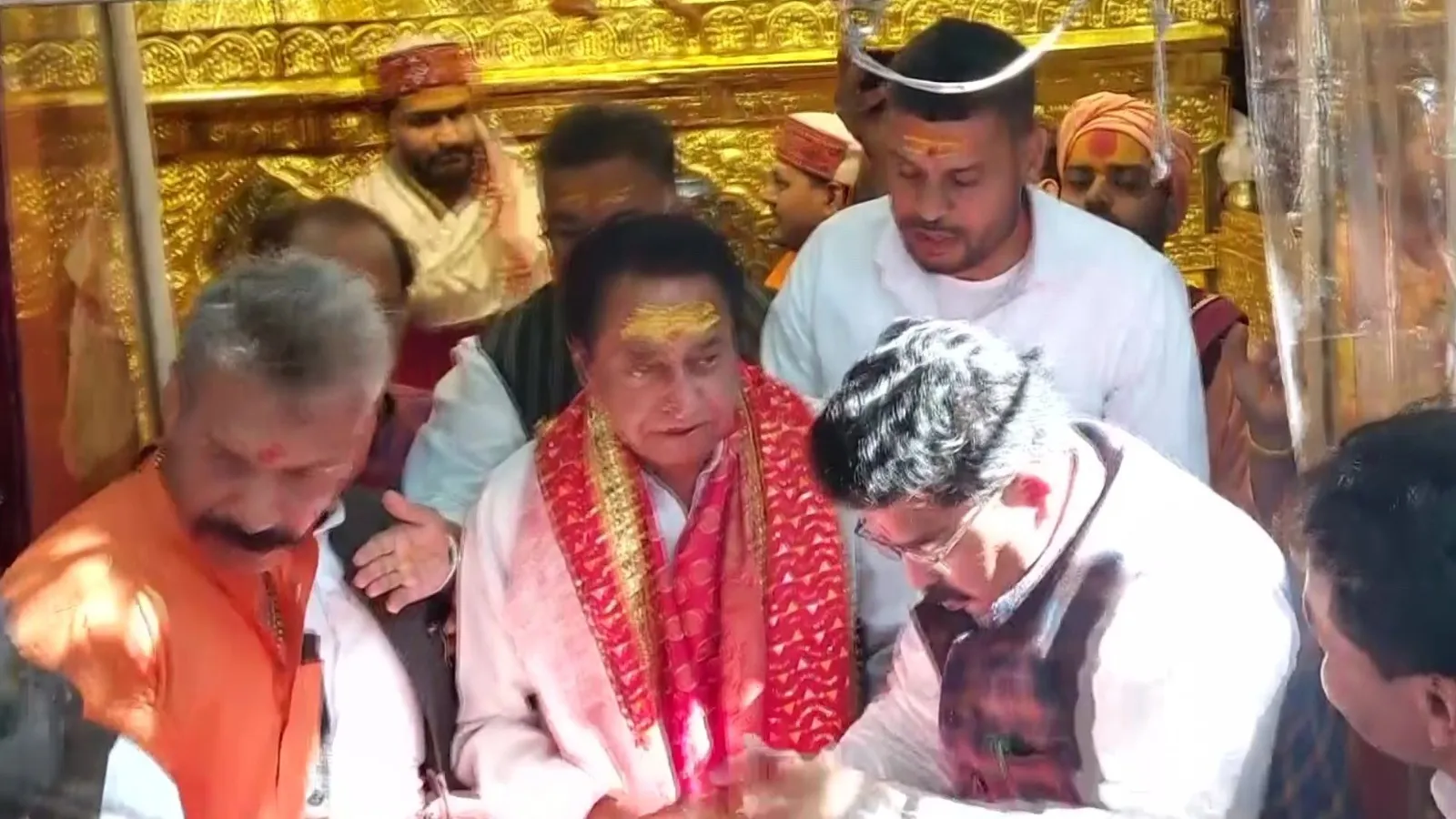 VIDEO: बागेश्वर धाम पहुंचे पूर्व सीएम कमलनाथ, बालाजी के दरबार में की पूजा अर्चना