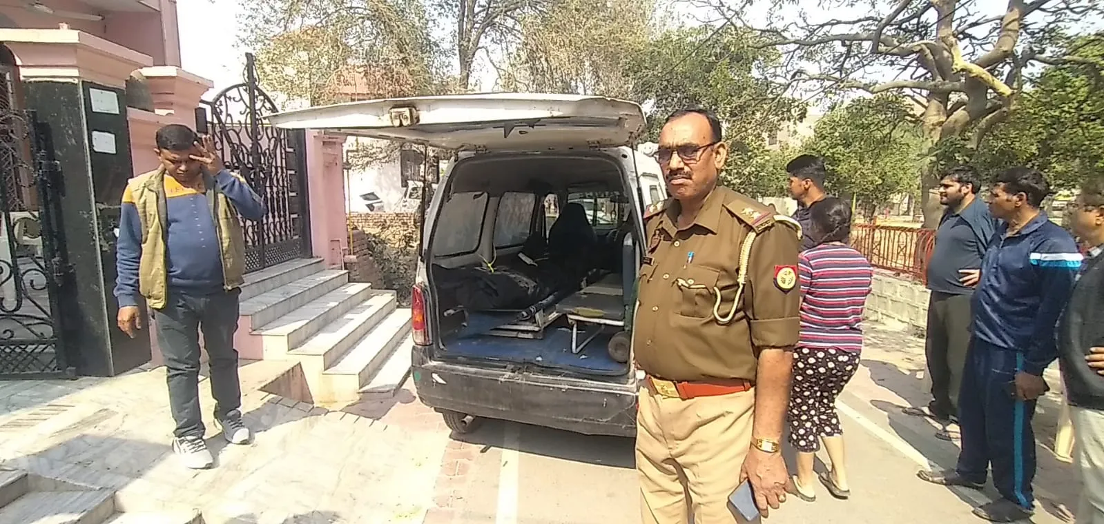 मथुरा: घर के अंदर वृद्ध का मिला लहूलुहान शव, जांच में जुटी पुलिस