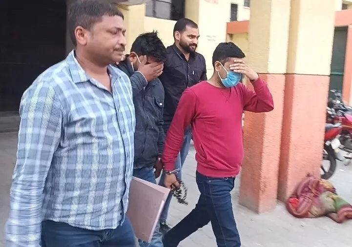 संभल: वाहन चोरों की तलाश में दिल्ली क्राइम ब्रांच की टीम ने मारा छापा, दो पकड़ में