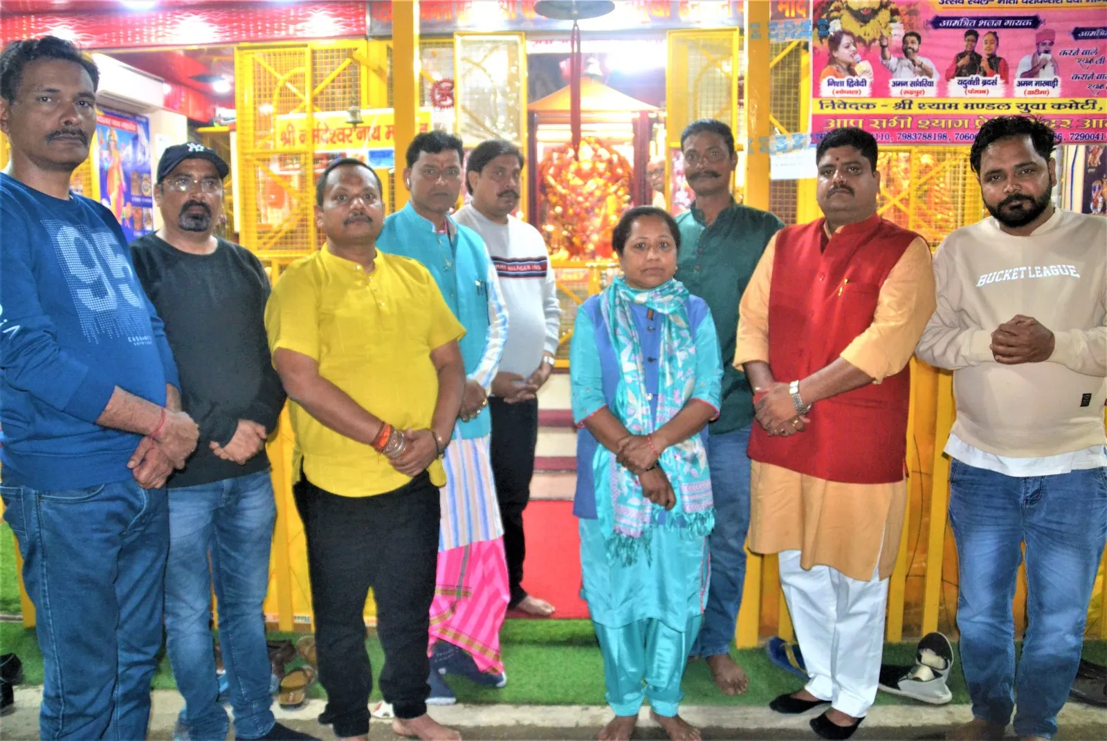 पीलीभीत: दो मीडियाकर्मियों पर लगाया मंदिर तुड़वाने के प्रयास का आरोप, सौंपा ज्ञापन