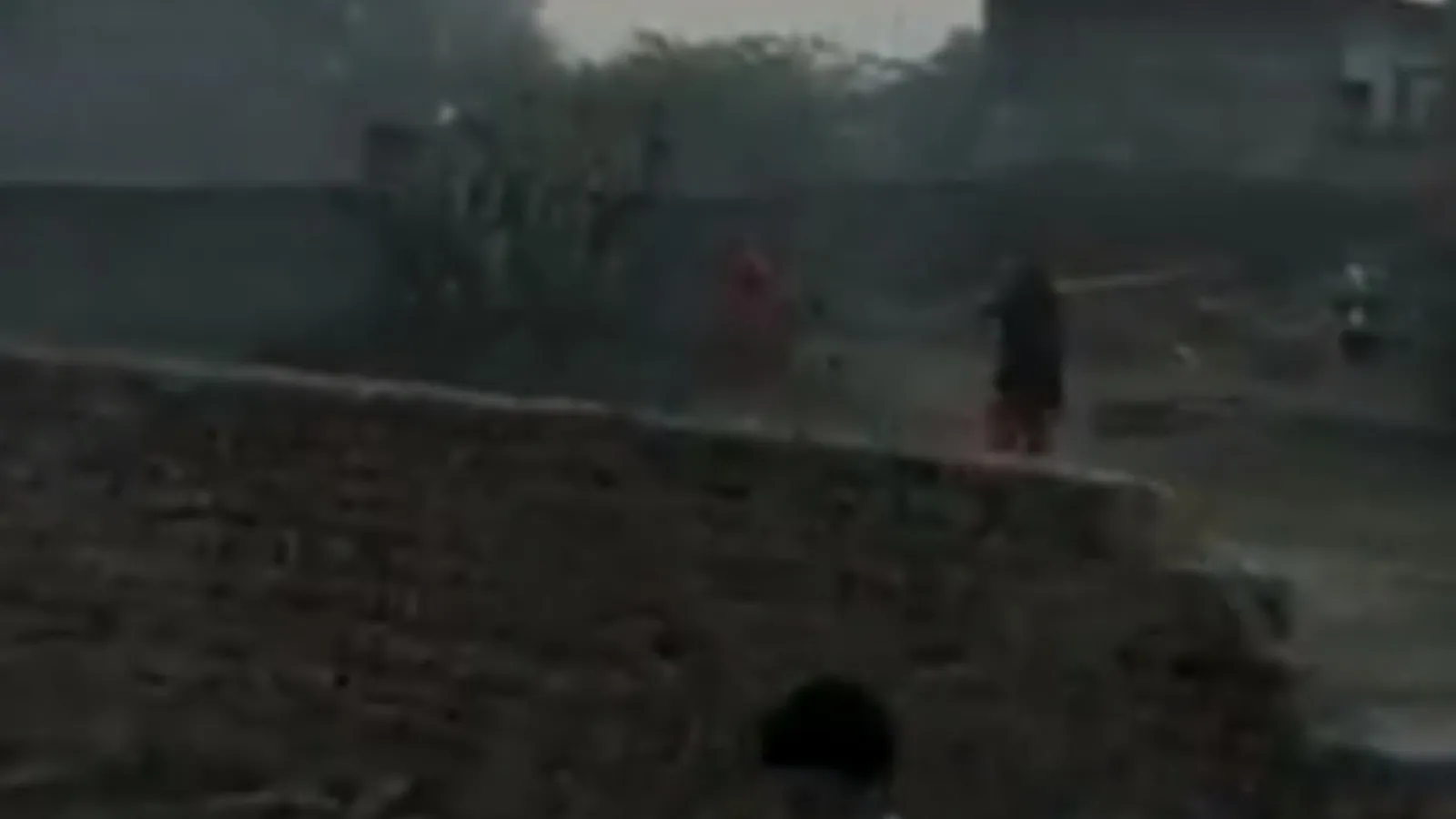 नोएडा: जमीनी विवाद को लेकर BJP नेता नवीन भाटी के घर पर कई राउंड फायरिंग, चार लोग गिरफ्तार, वीडियो वायरल 