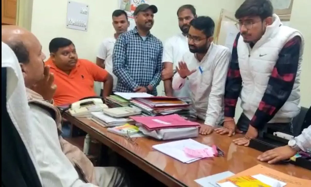 बरेली: एलएलबी विषम सेमेस्टर परीक्षा की तारीख बढ़ाने की मांग